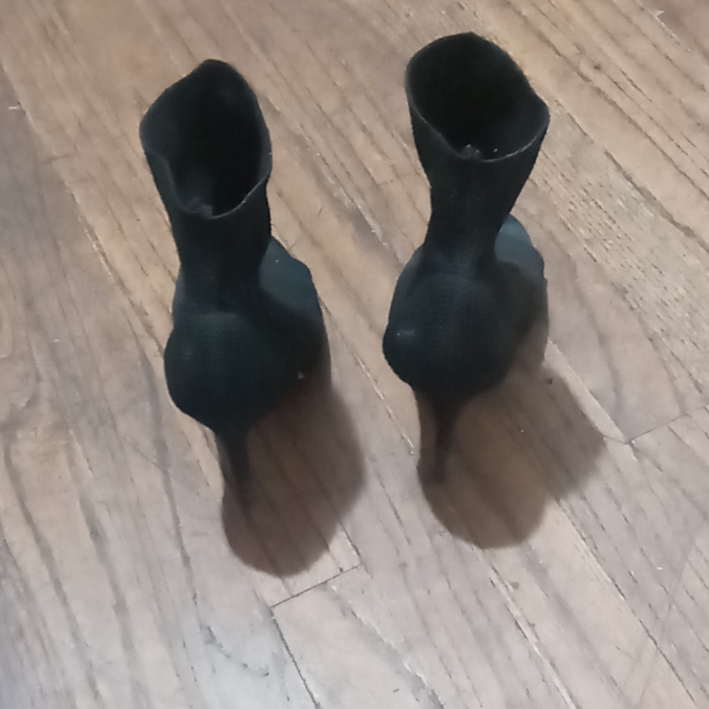Shoes - Picture 2 of 2